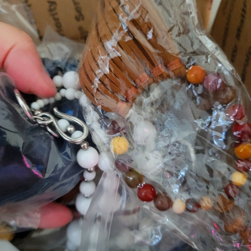 Jewerly crafting and wearable over 4 pounds (lot 3)
